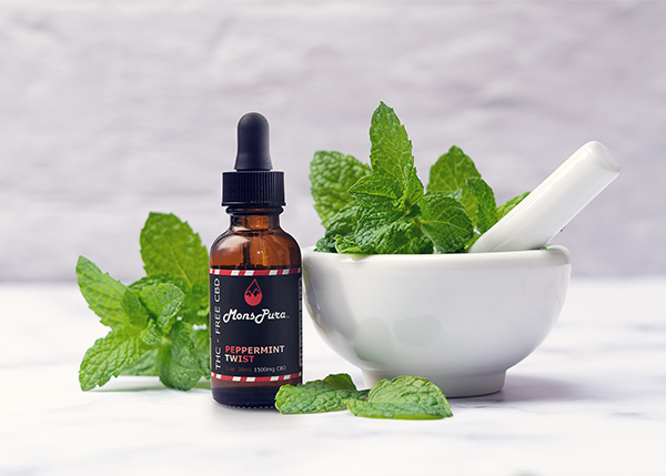 Peppermint Tincture with leaves